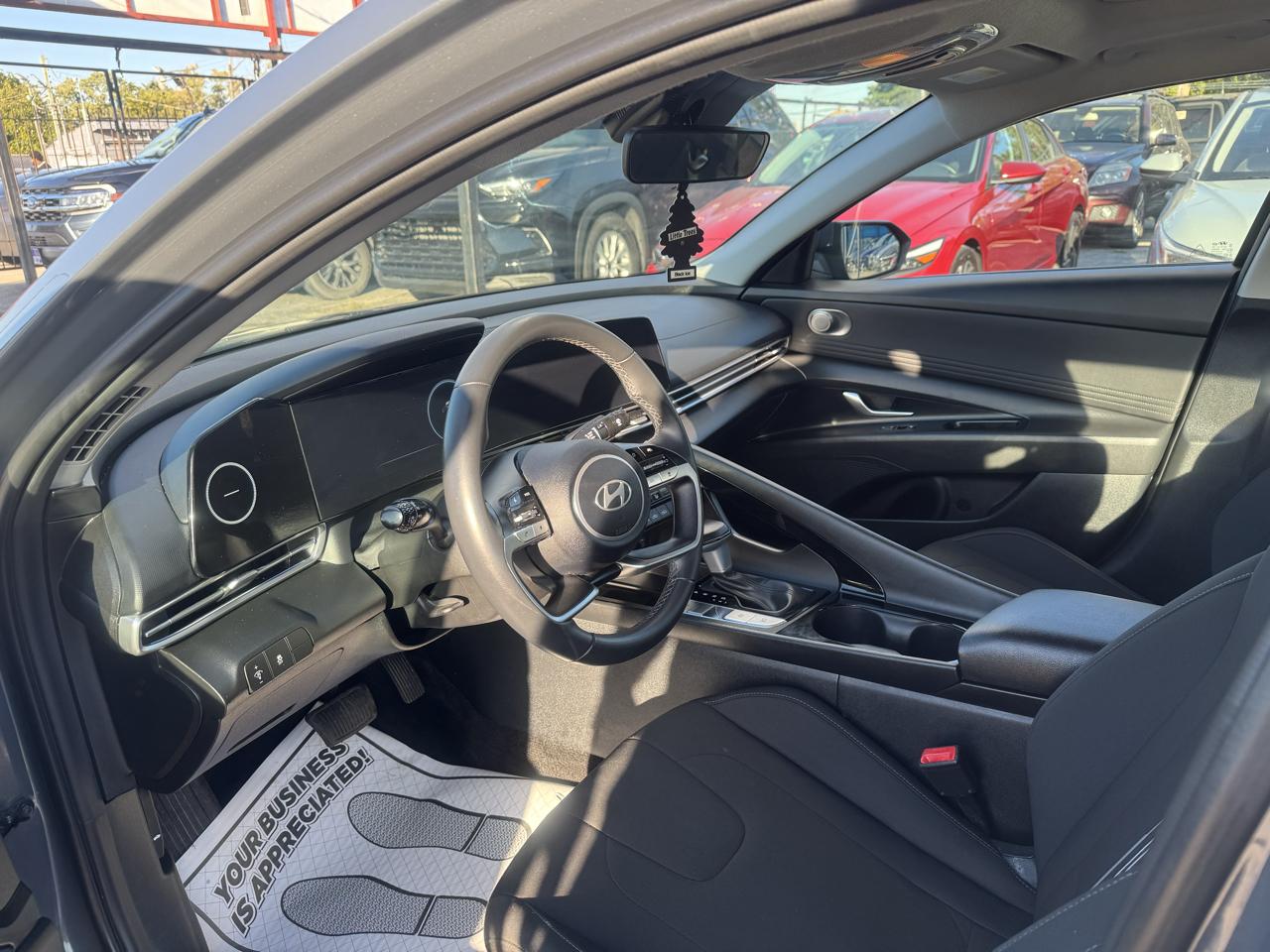 Hyundai Elantra SEL Convenience 2025