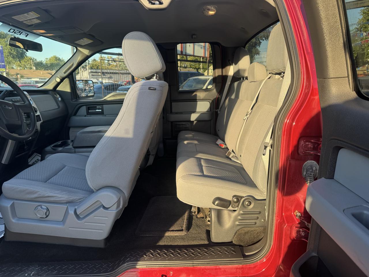 Ford F-150 XLT SuperCab 8-ft. Bed 4WD 2013