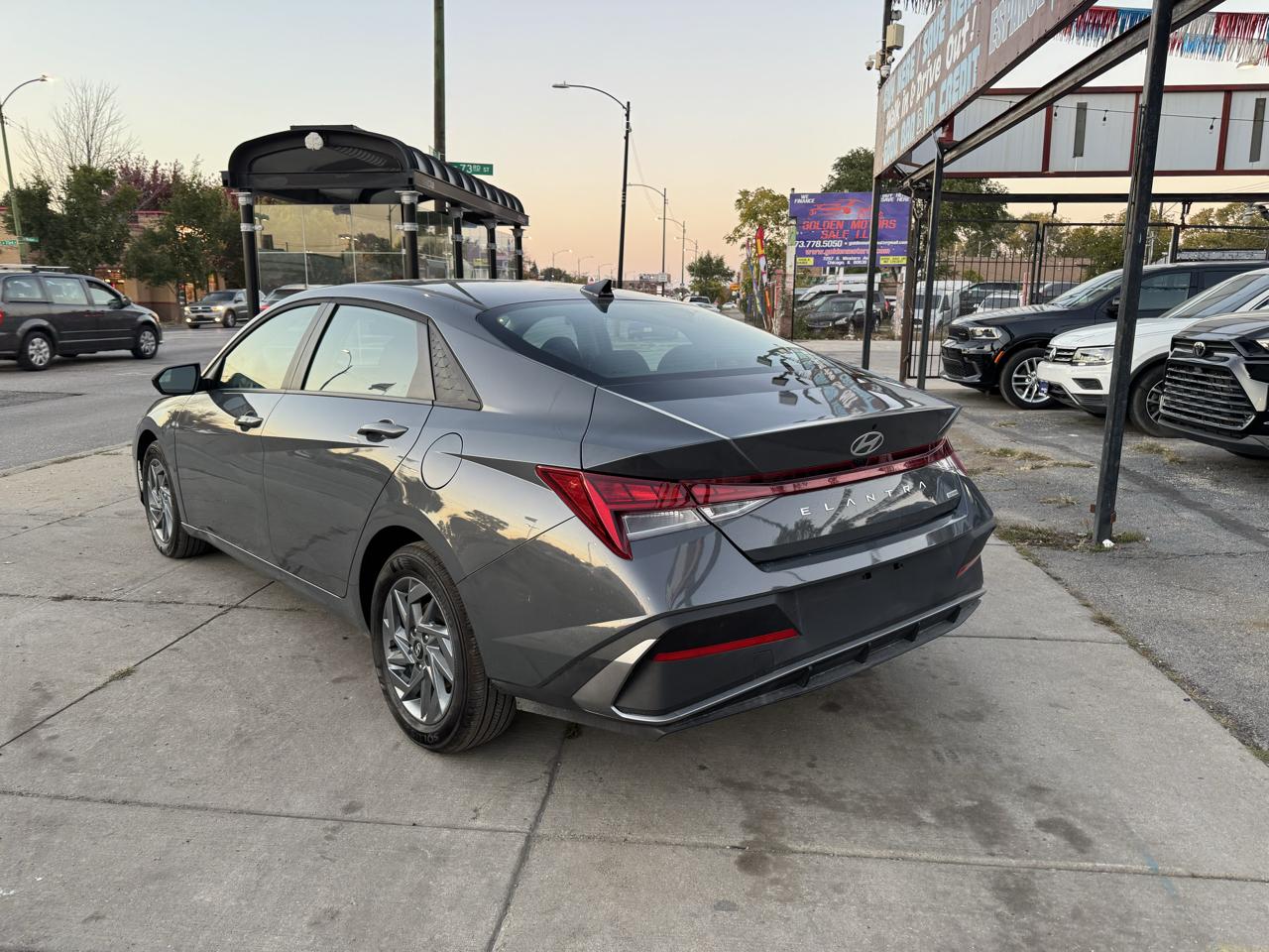 Hyundai Elantra Hybrid Blue 2026