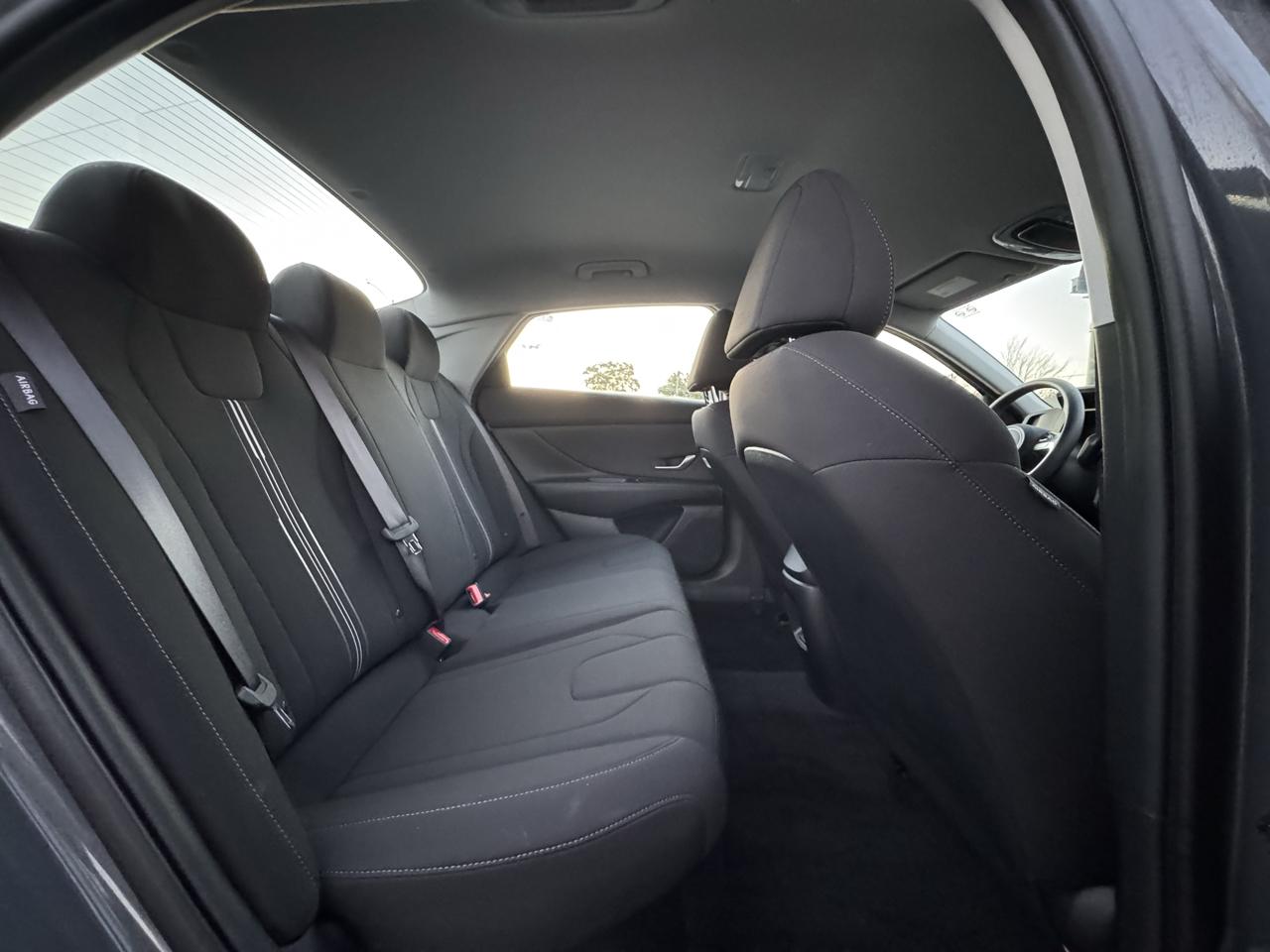 Hyundai Elantra Hybrid Blue 2026