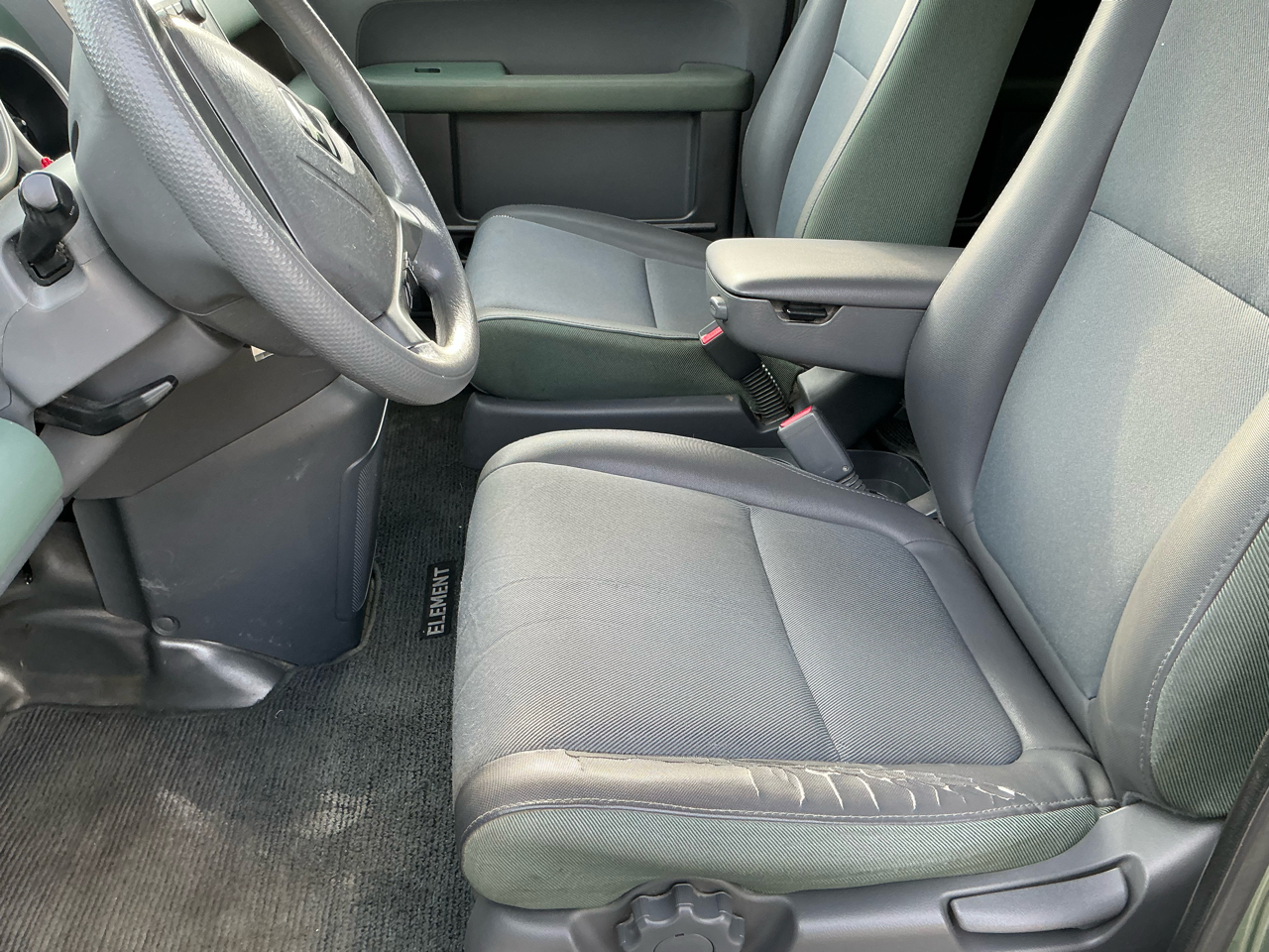 Honda Element EX 4WD AT w/ Front Side Airbags 2003 Honda Element EX 4WD AT w/ Front Side Airbags 2003