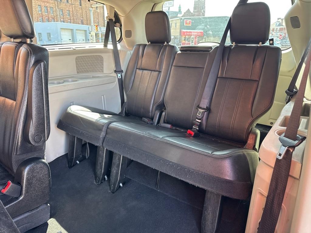 Chrysler Town & Country Touring L 2013