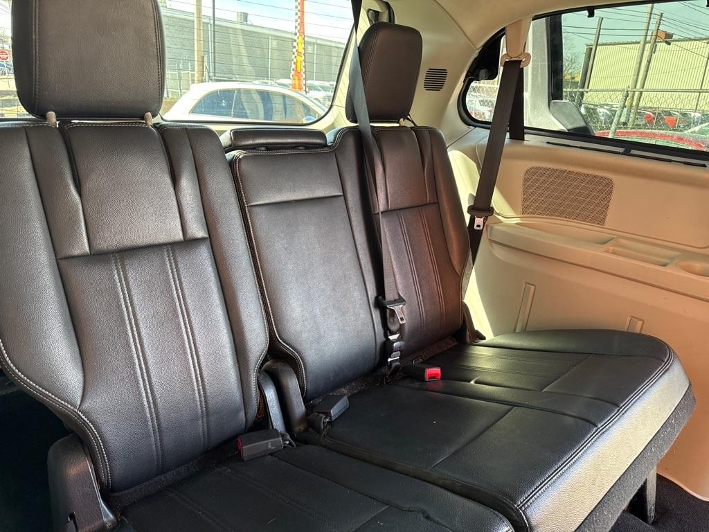 Chrysler Town & Country Touring L 2013