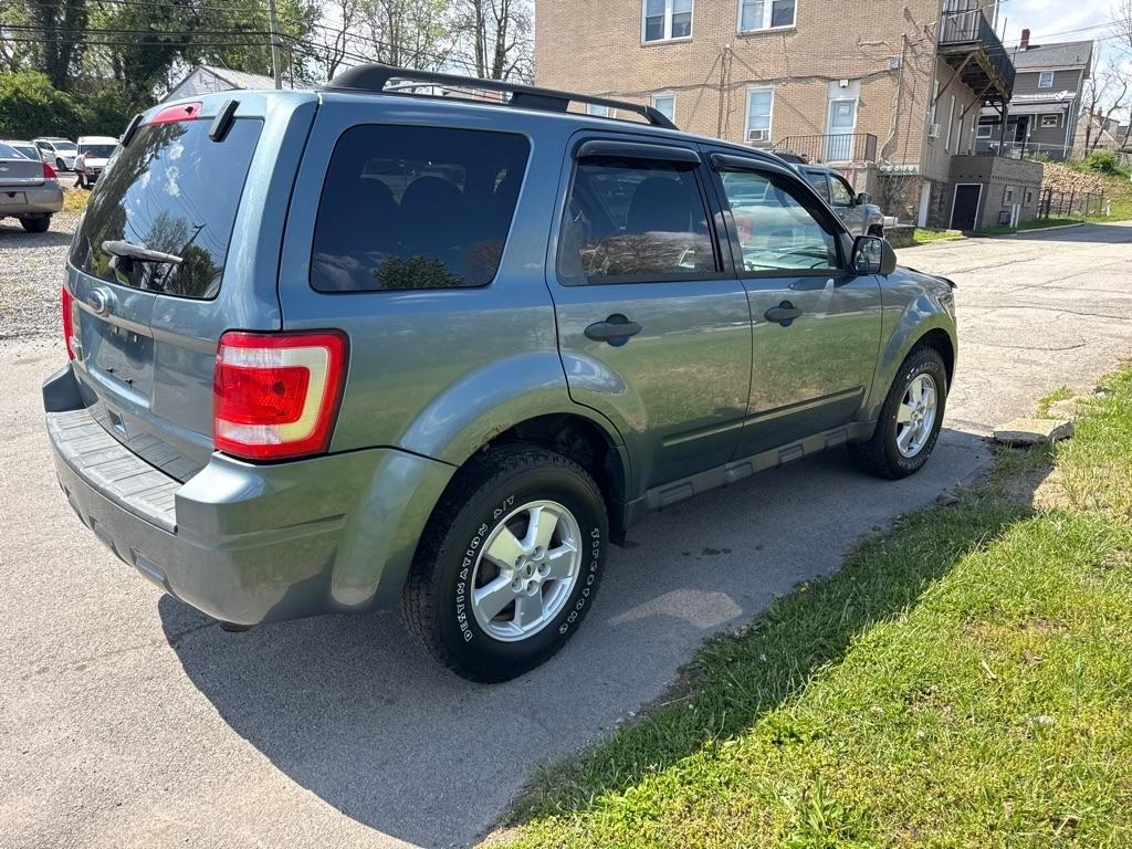 Ford Escape  2010