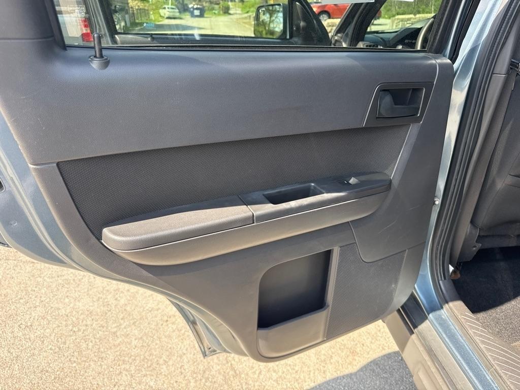 Ford Escape  2010