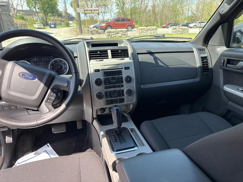 Ford Escape  2010