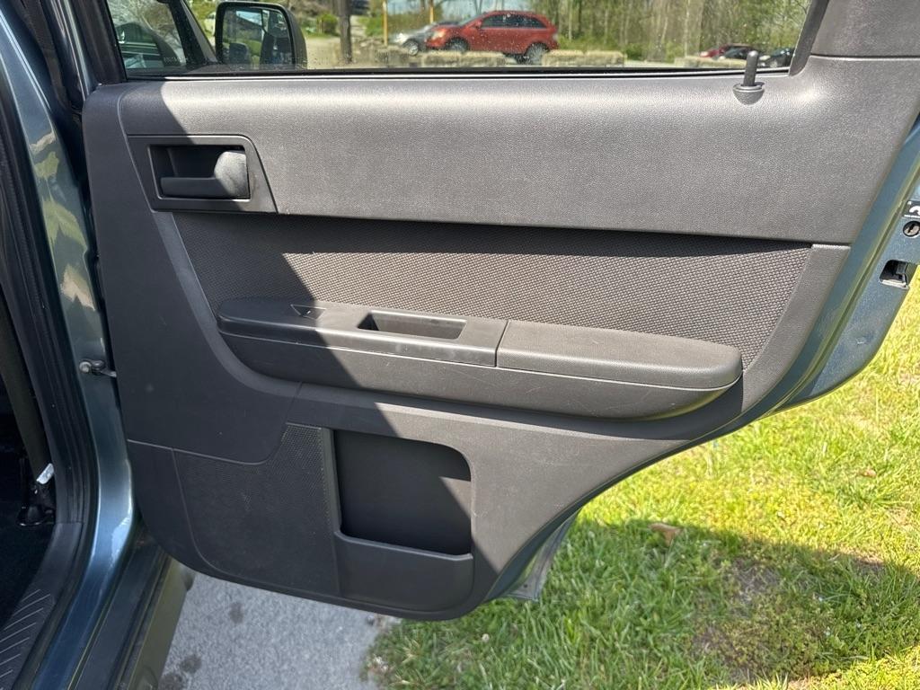 Ford Escape  2010