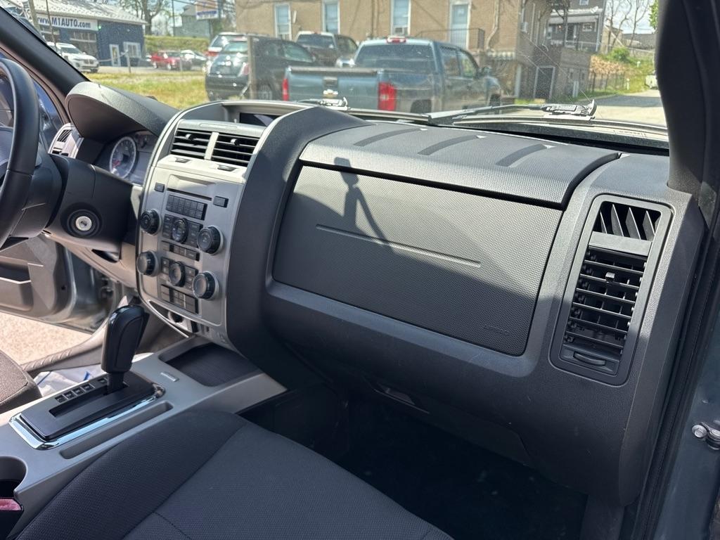 Ford Escape  2010
