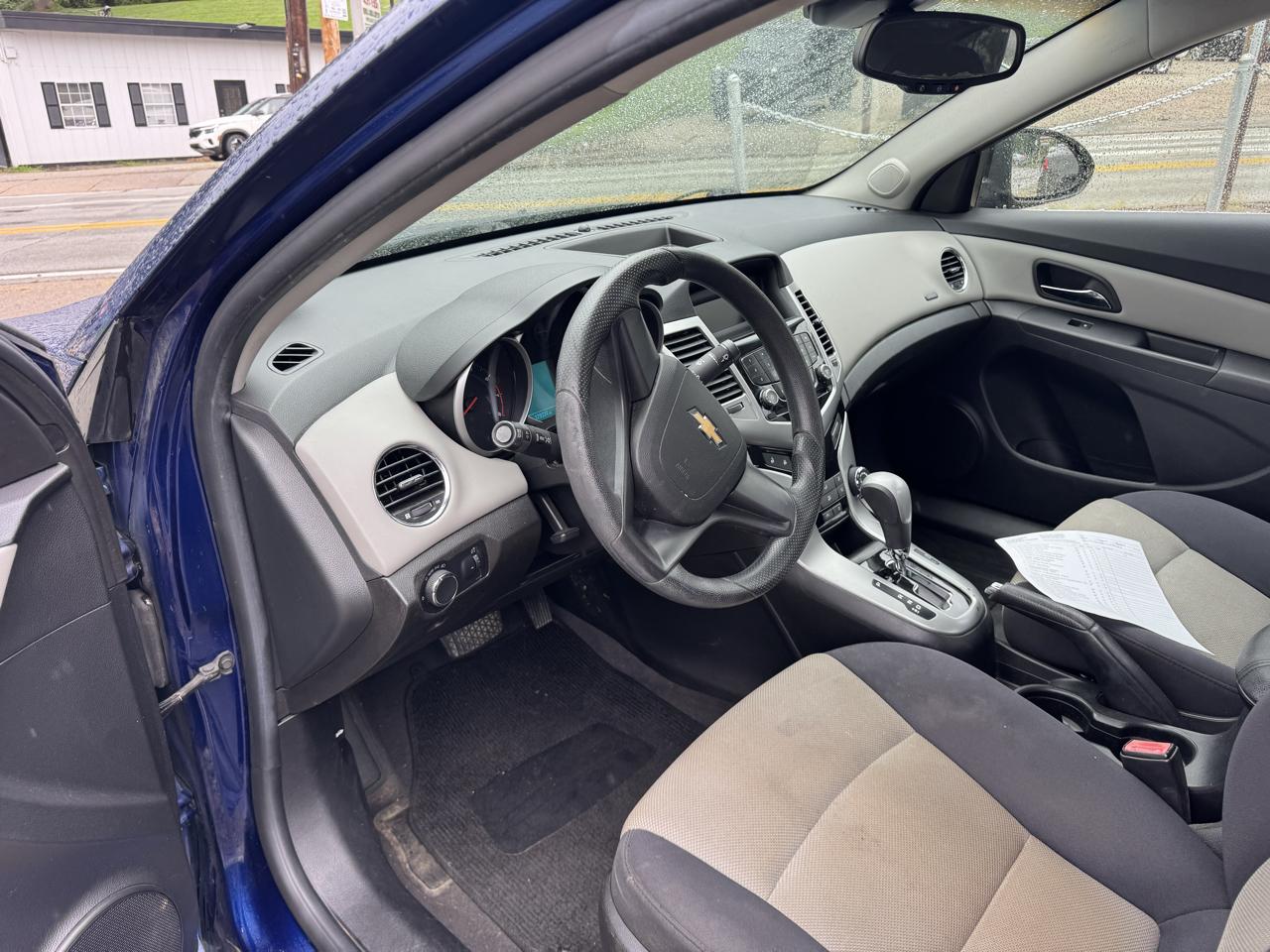 Chevrolet Cruze photo 14