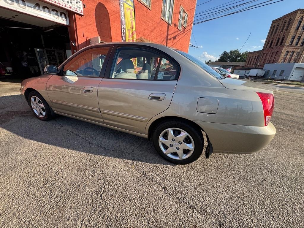 Hyundai Elantra  2005