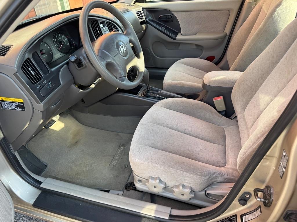 Hyundai Elantra  2005