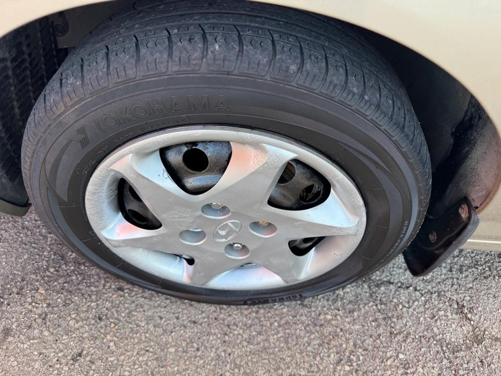 Hyundai Elantra  2005