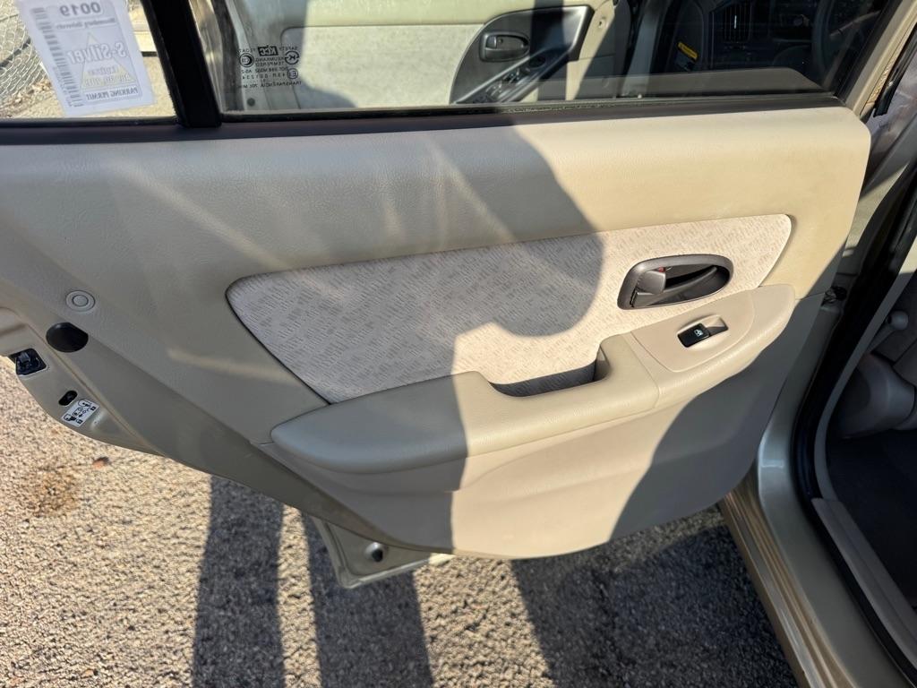 Hyundai Elantra  2005
