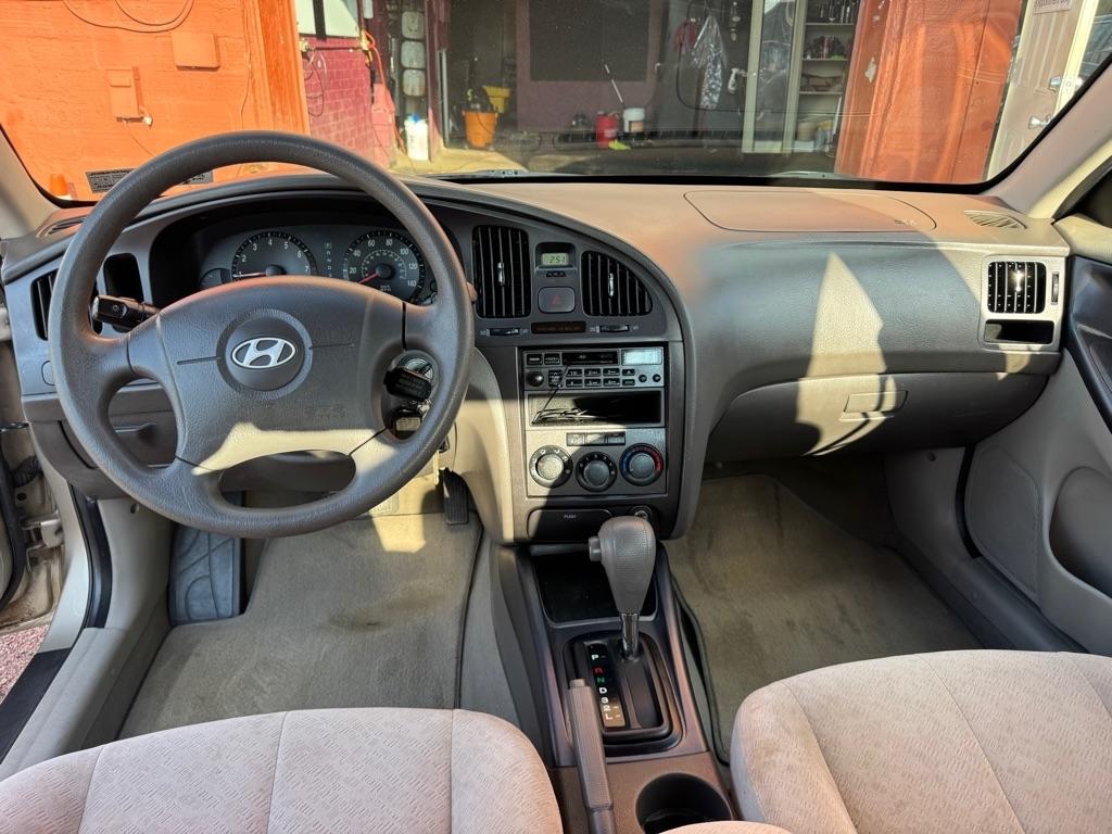 Hyundai Elantra  2005