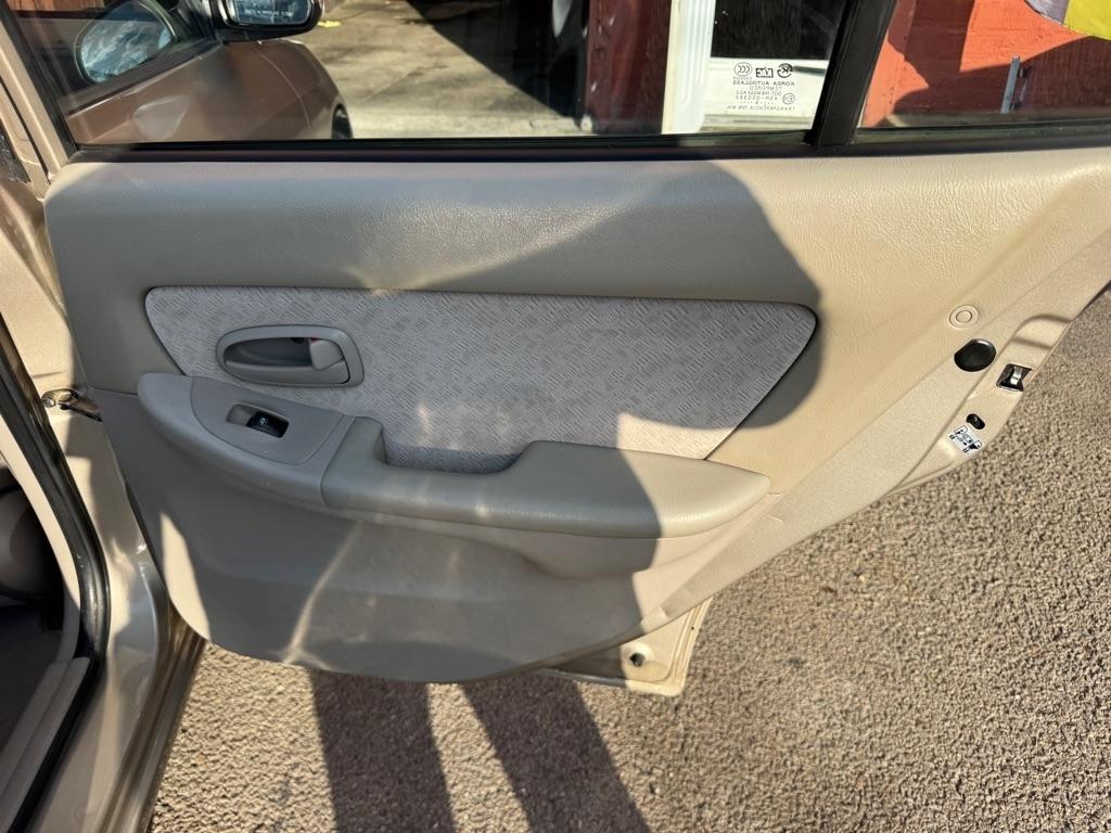 Hyundai Elantra  2005