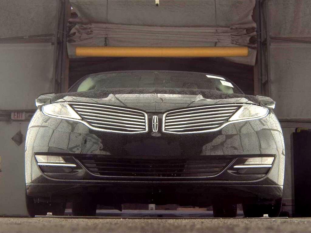 2016 Lincoln MKZ Hybrid photo 15
