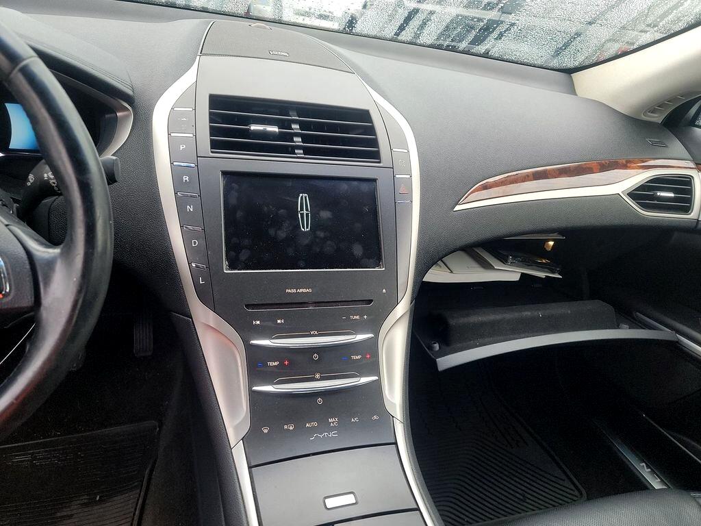 2016 Lincoln MKZ Hybrid photo 23