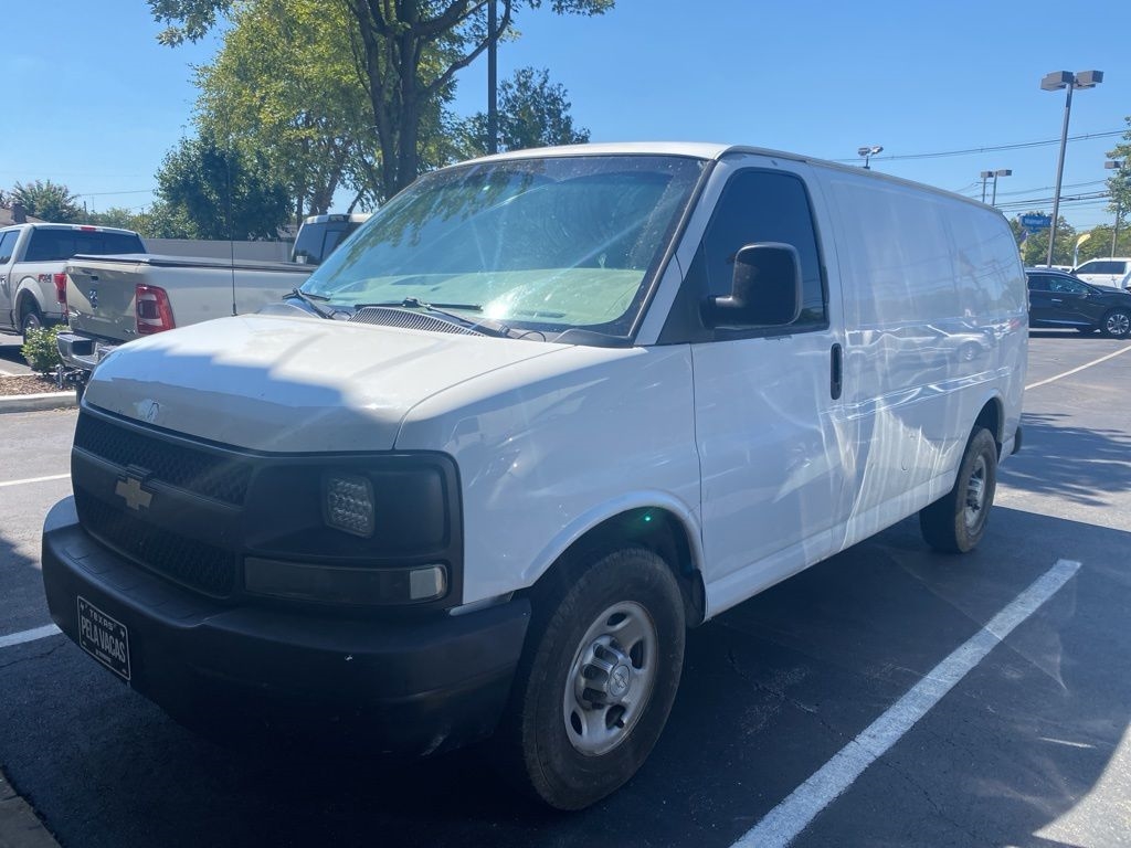 2015 Chevrolet Express Cargo Work Van photo 2