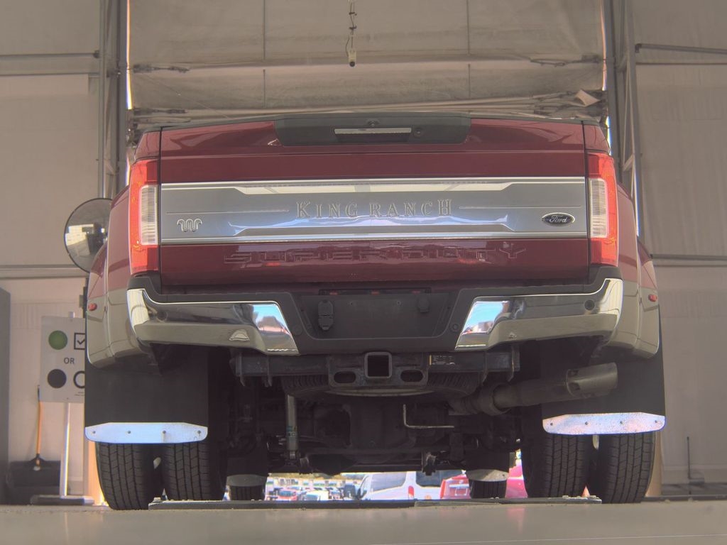 2017 Ford F-350 King Ranch photo 3