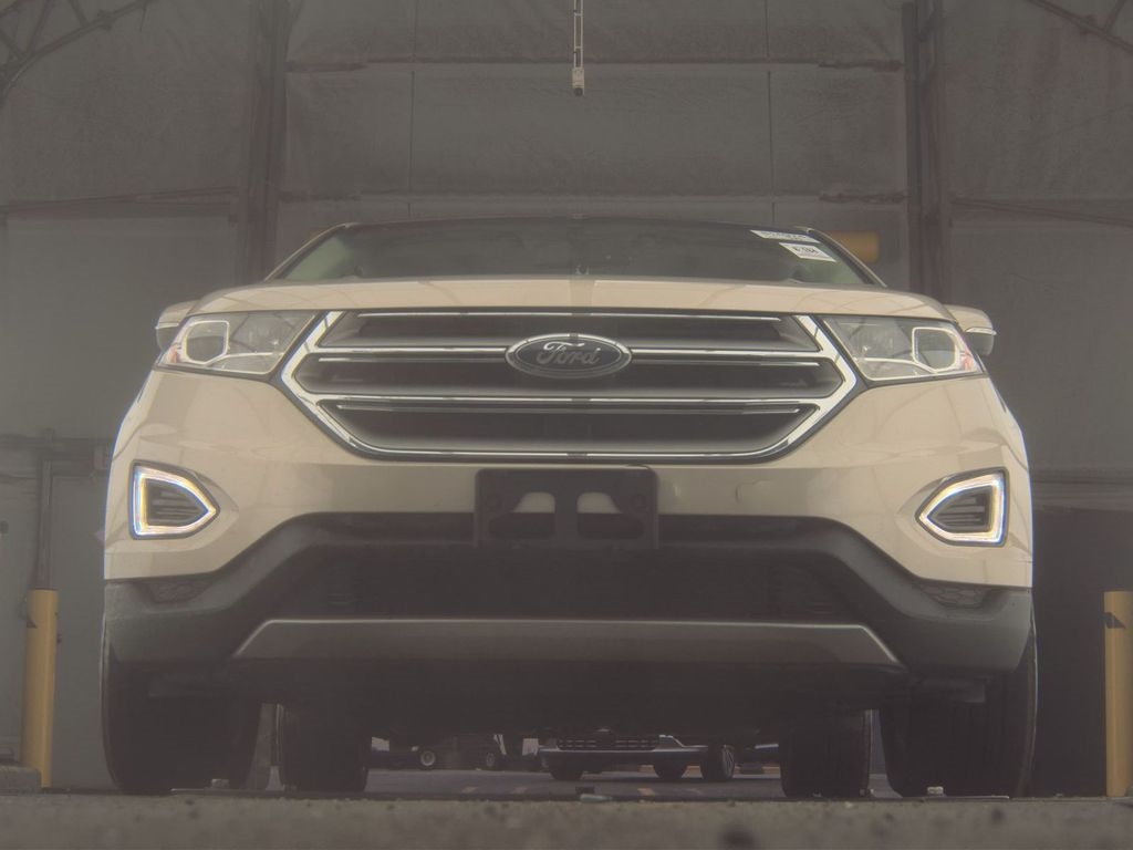 2017 Ford Edge SEL photo 3