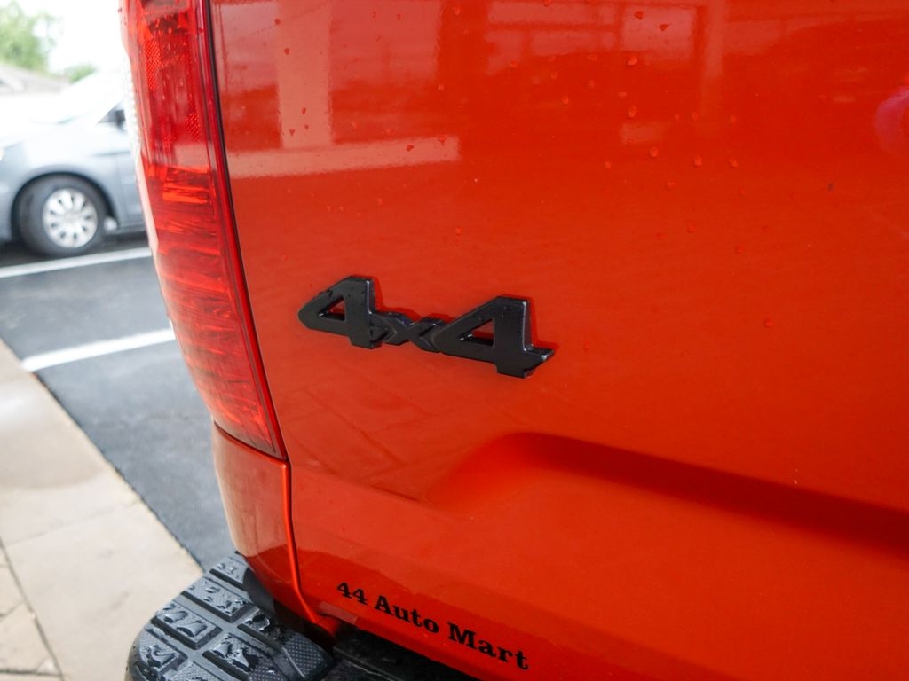 Toyota Tundra 4WD  2017