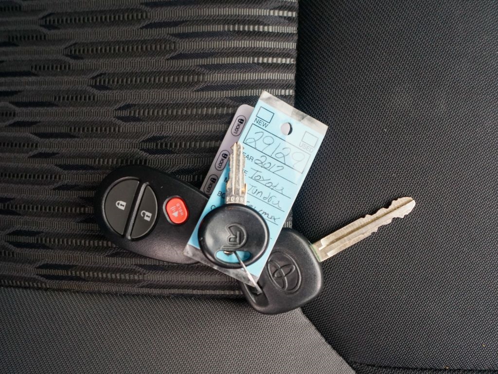 Toyota Tundra 4WD  2017