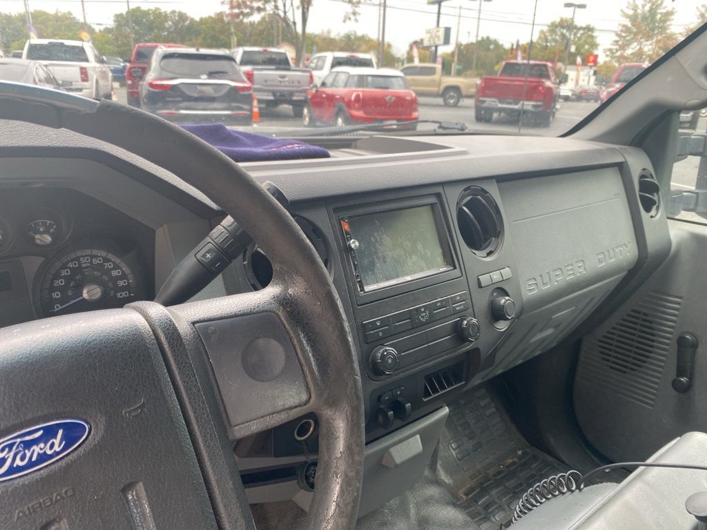 Ford Super Duty F-350 SRW  2011