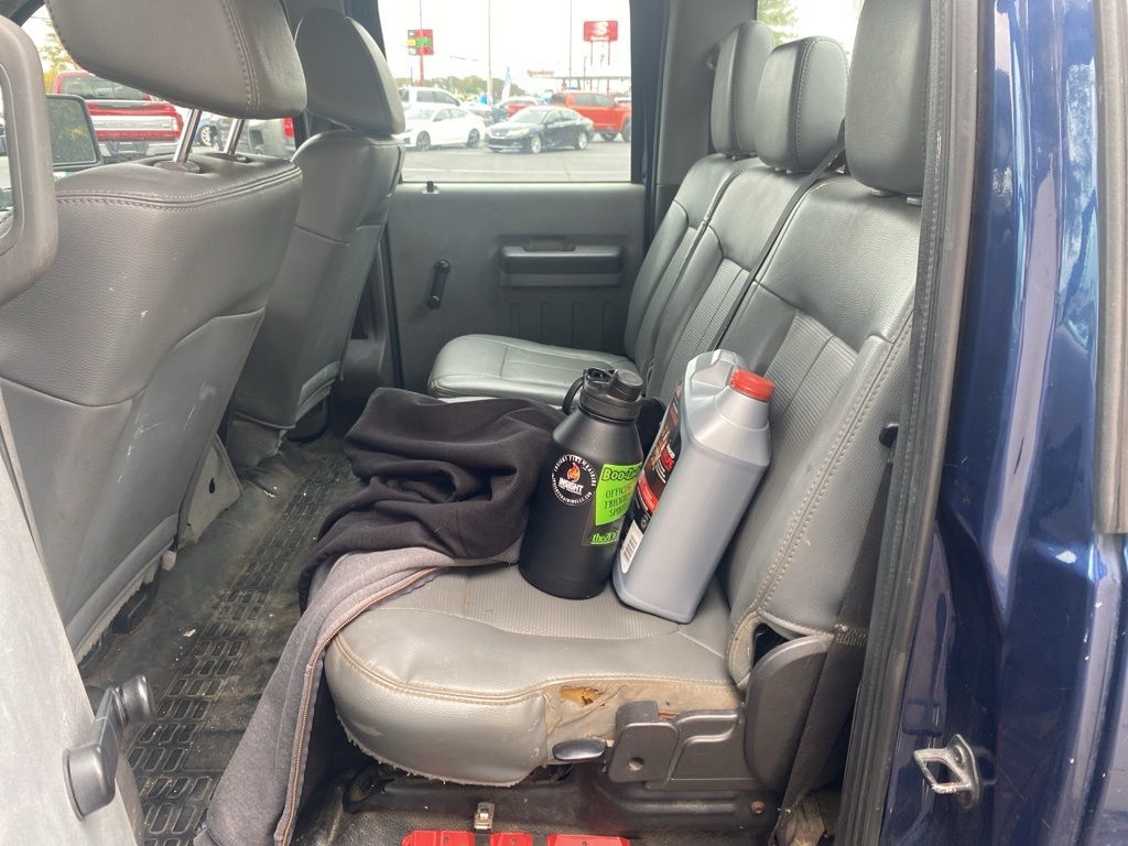 Ford Super Duty F-350 SRW  2011