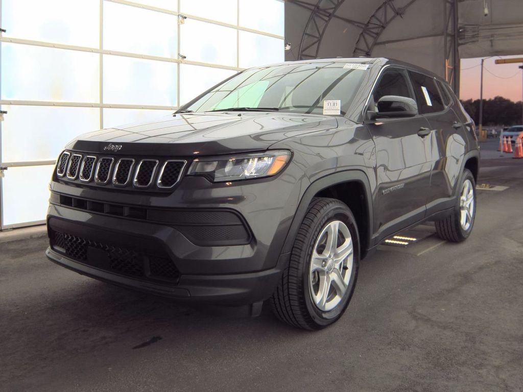 2023 Jeep Compass Sport photo 3