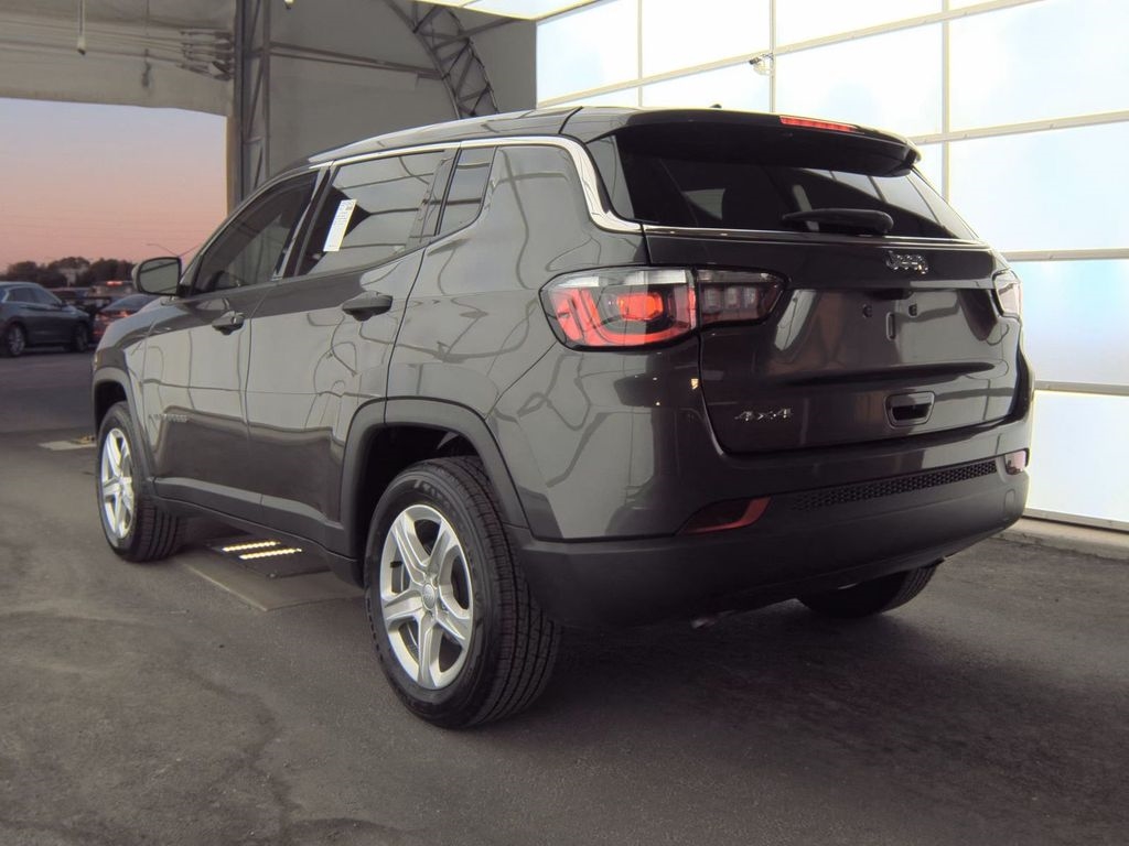 2023 Jeep Compass Sport photo 4