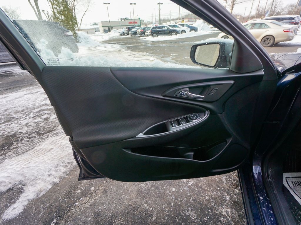 Chevrolet Malibu  2018