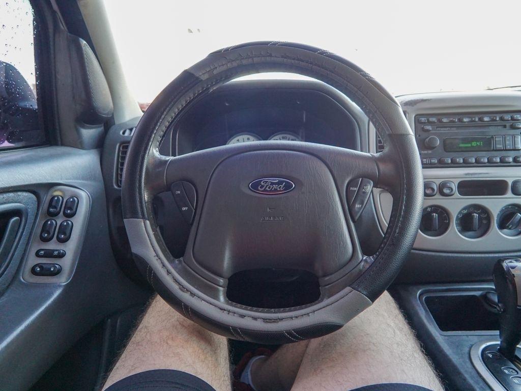Ford Escape  2005
