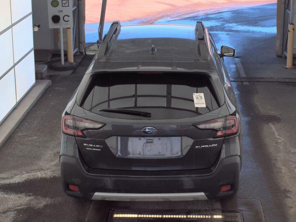 Subaru Outback  2023