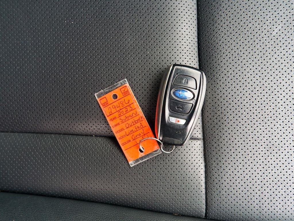 Subaru Outback  2023