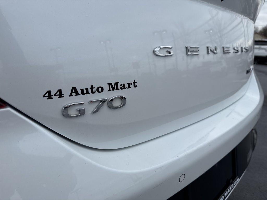 Genesis G70  2023