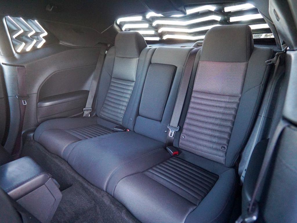 Dodge Challenger  2013