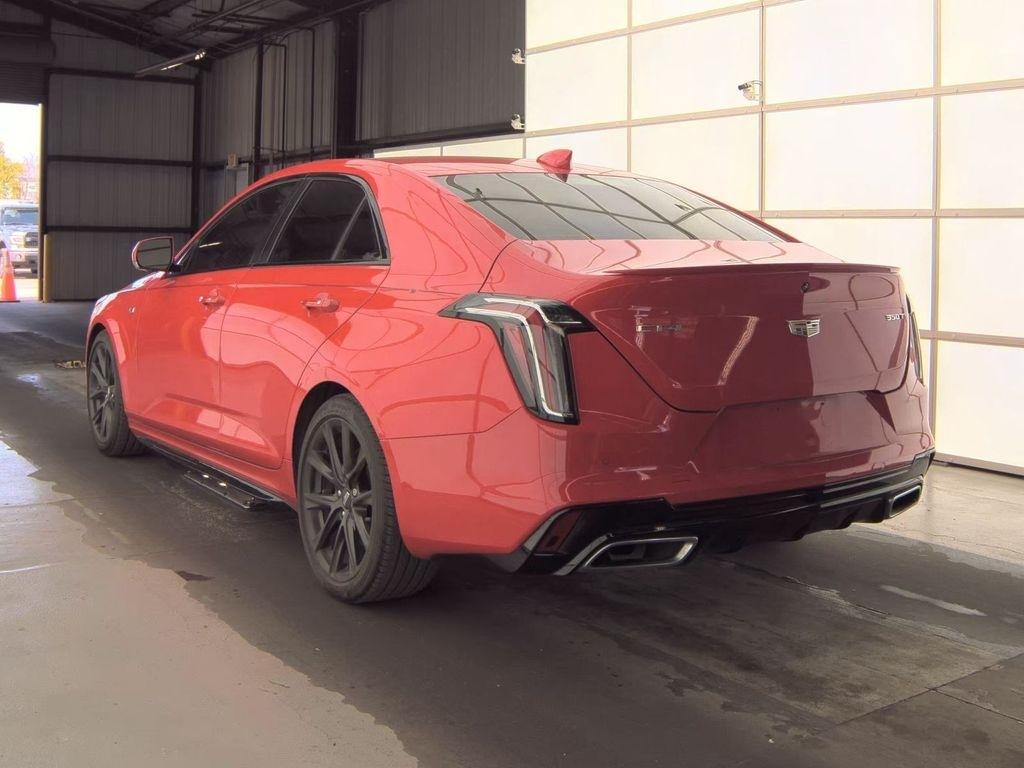 Cadillac CT4  2021