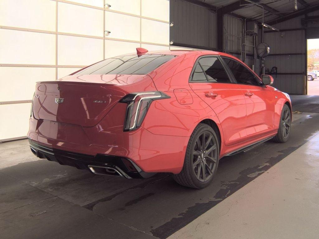 Cadillac CT4  2021