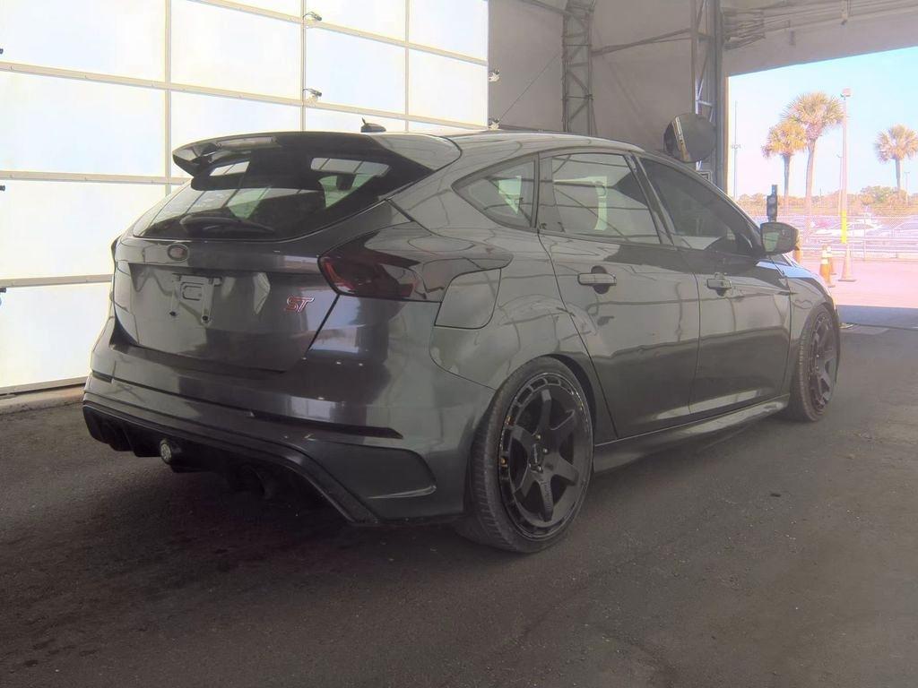 Ford Focus  2015