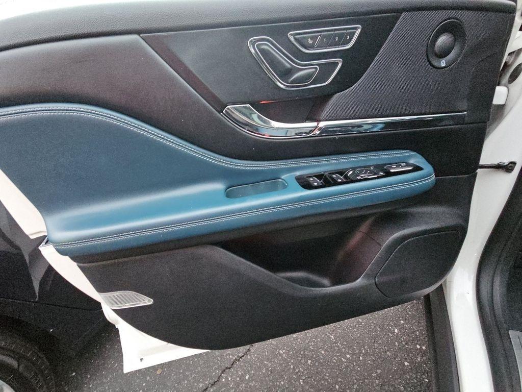 Lincoln Corsair  2021