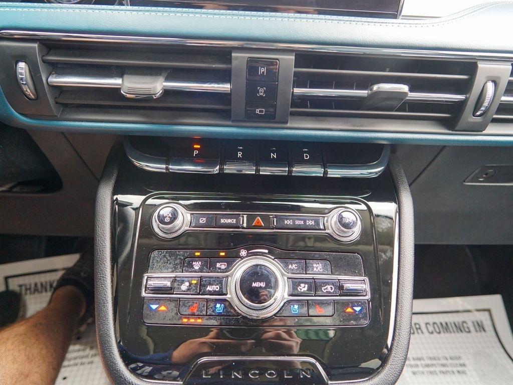 Lincoln Corsair  2021