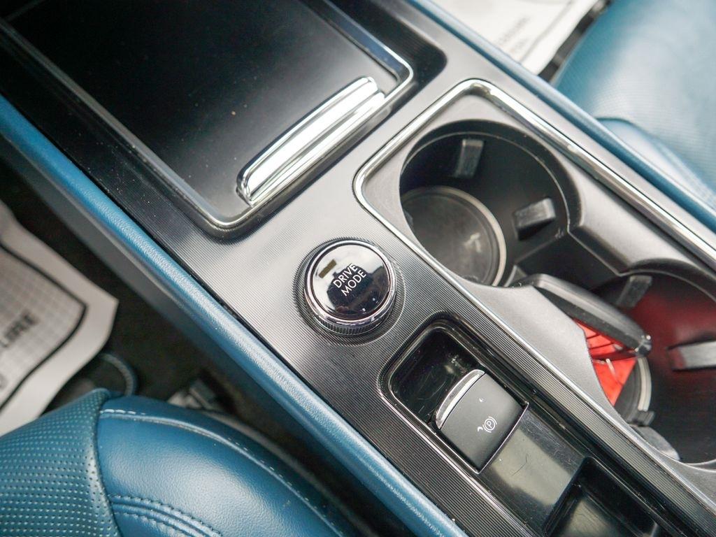 Lincoln Corsair  2021