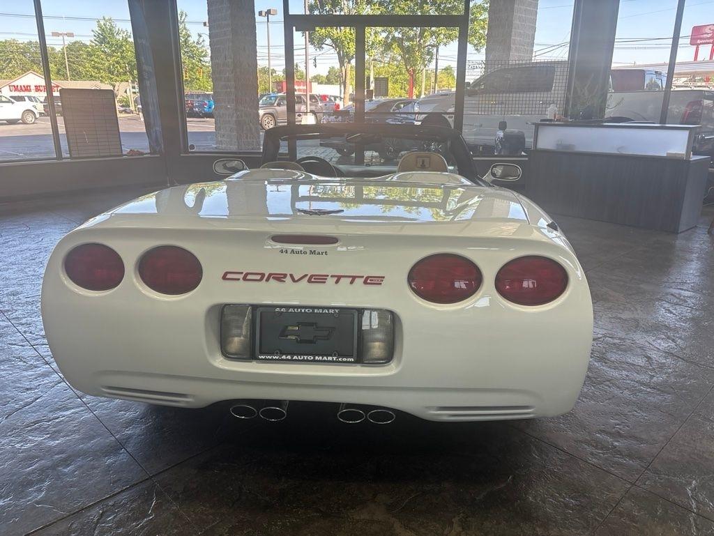 Chevrolet Corvette  2004