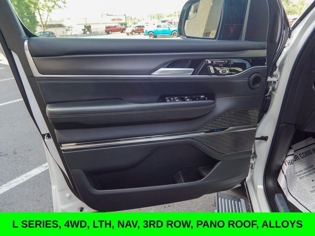 Jeep Grand Wagoneer L  2024