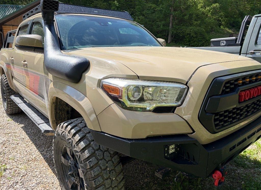 Toyota Tacoma  2018
