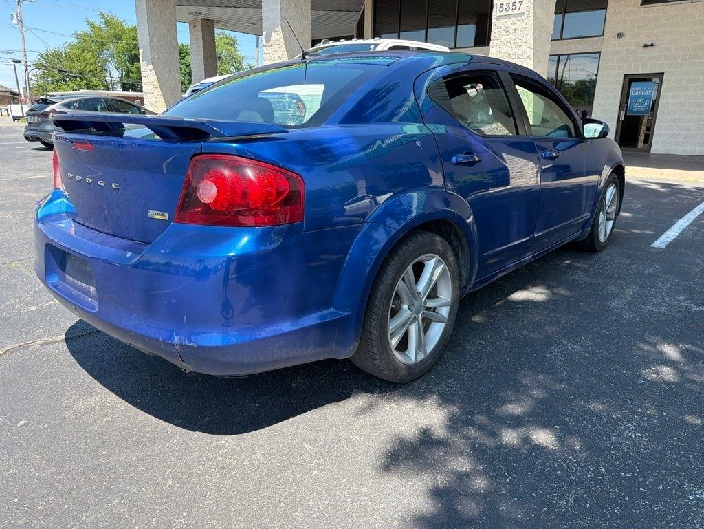 Dodge Avenger  2012