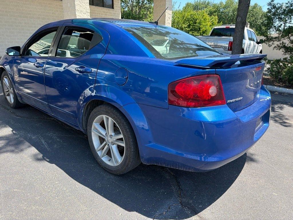 Dodge Avenger  2012