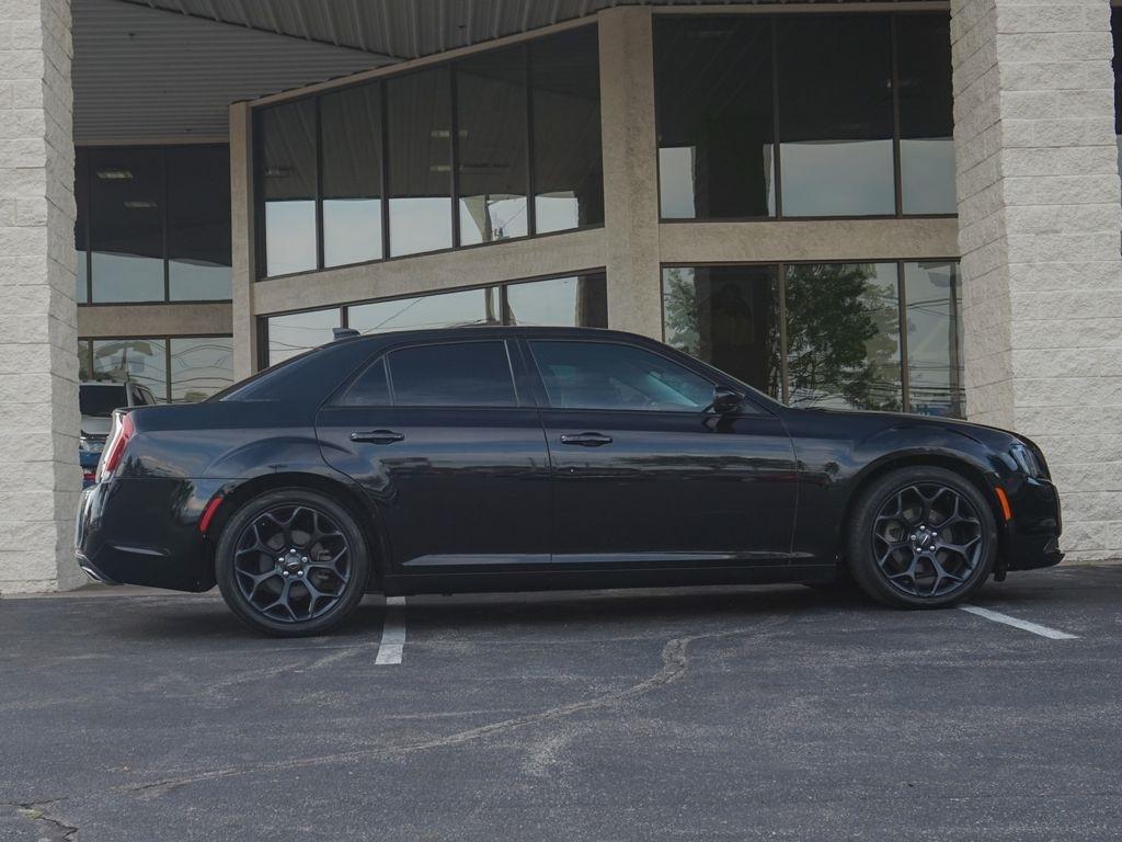 Chrysler 300  2019