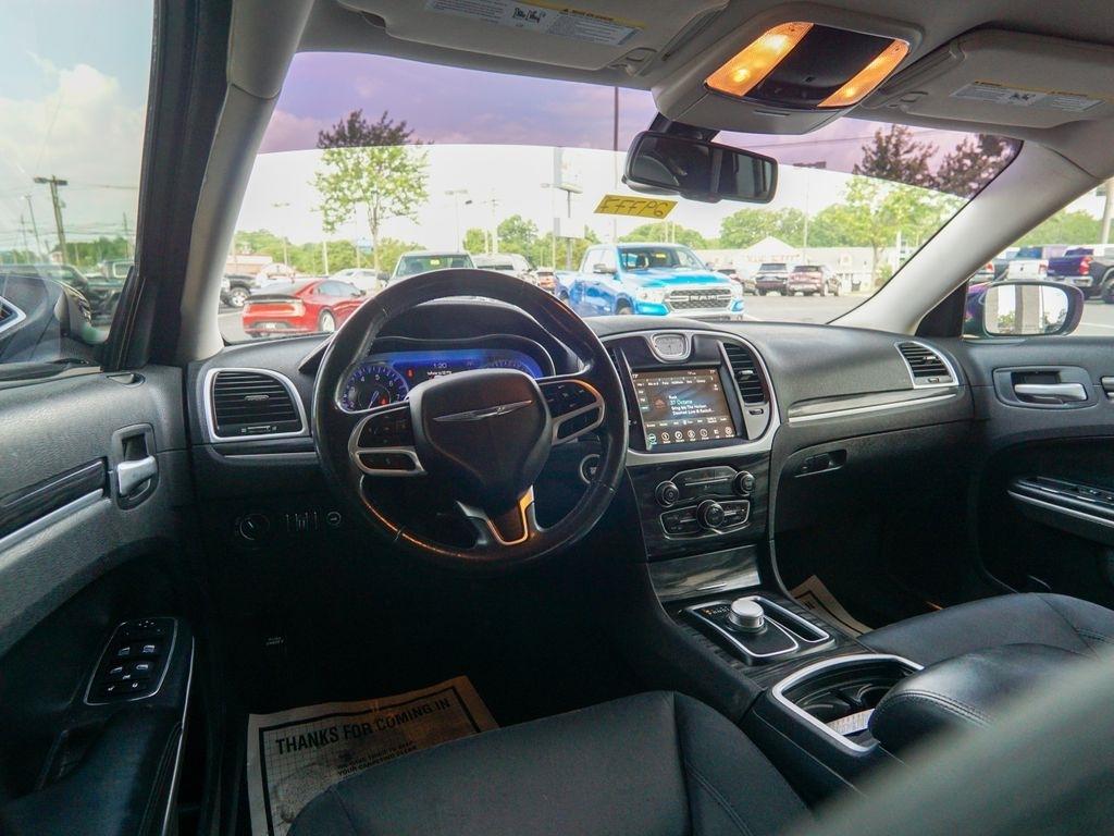 Chrysler 300  2019