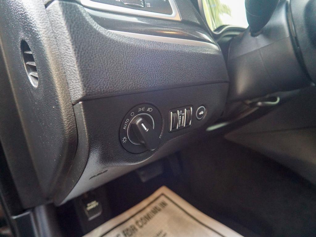 Chrysler 300  2019